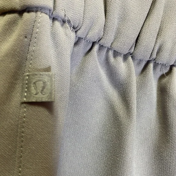 Lululemon Noir Crop Silverscreen Size 4